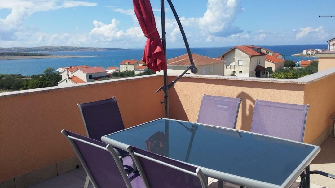 Apartment Pepi Povljana Eksteriør bilde